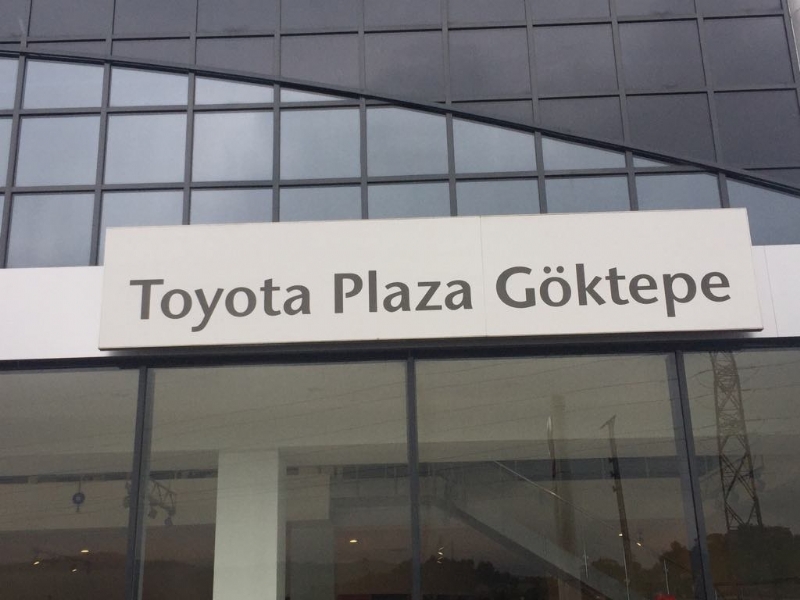GÖKTEPE TOYOTA PLAZADA KAPORTA VE BOYAHANE SERVİSİ DÜNYA STANDARTLARINDA