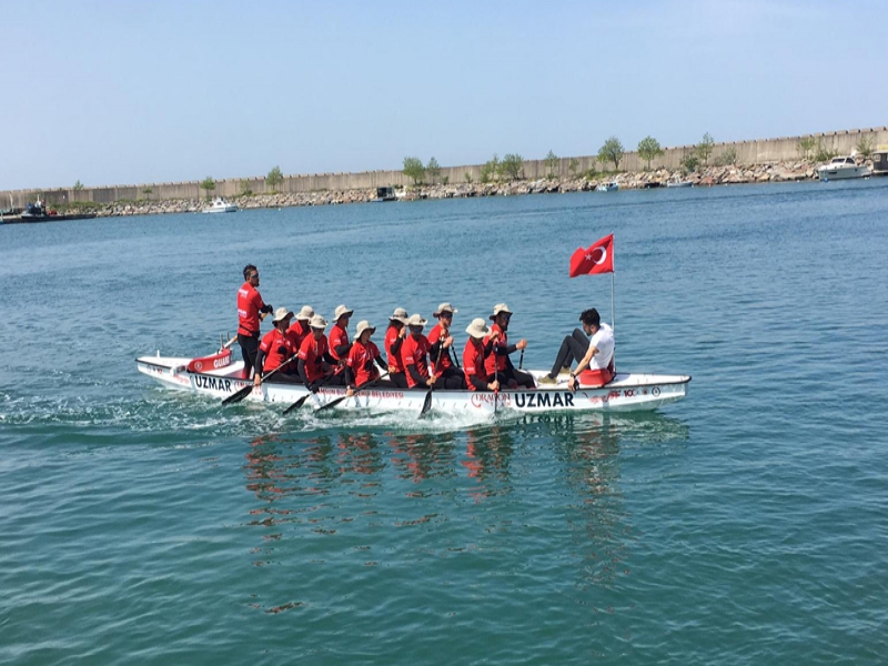 SAMSUN’A GİDECEK TÜRK BAYRAĞI, ALAPLI’DAN GEÇTİ.