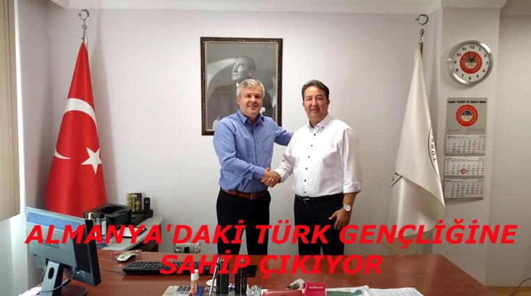 ALMANYA'DAKİ TÜRK GENÇLİĞİNE SAHİP ÇIKIYOR