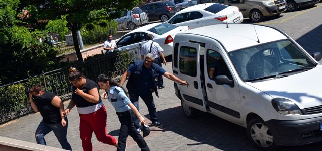 SAHTE PARALARI DÜZCE’DE BOZDURDULAR ALAPLI’DA YAKALANDILAR