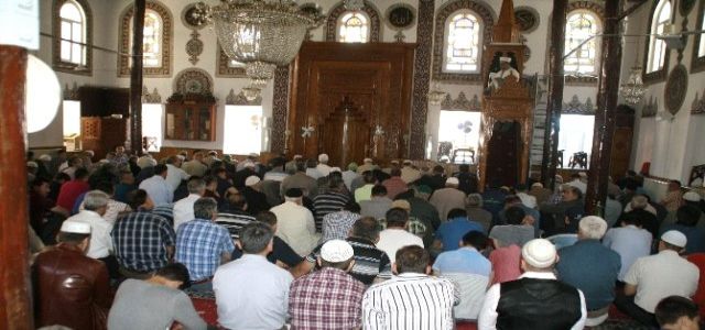 Devrek'te Ramazan'ın İlk Cumasına Yoğun İlgi