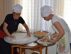 ALAPLI DA EV BAKLAVASINA YOGUN İLGİ