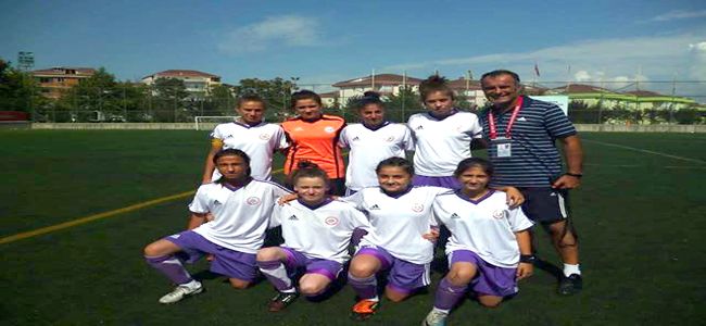 MİNİK KIZLARIMIZ FİNALDE: 7-0
