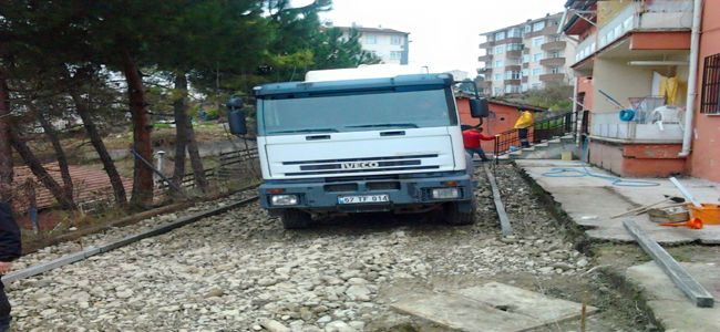 1050 EVLER ASM  ÇEVRESİNDE YOL ÇALIŞMASI